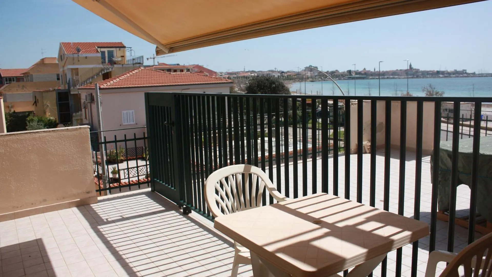 B&B Viadelmare contacts